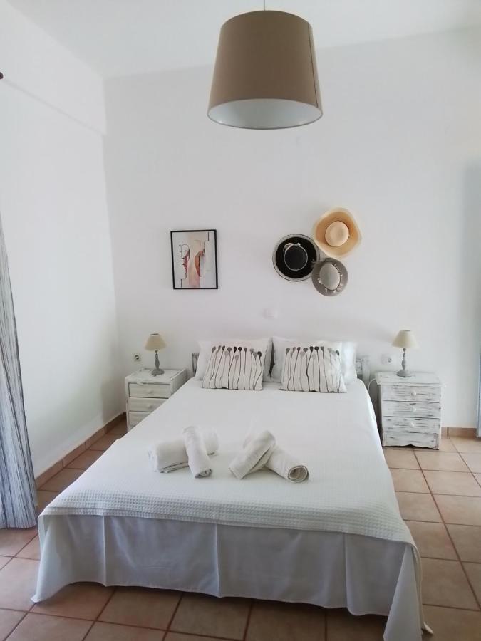 Morpheus Rooms Kini Esterno foto