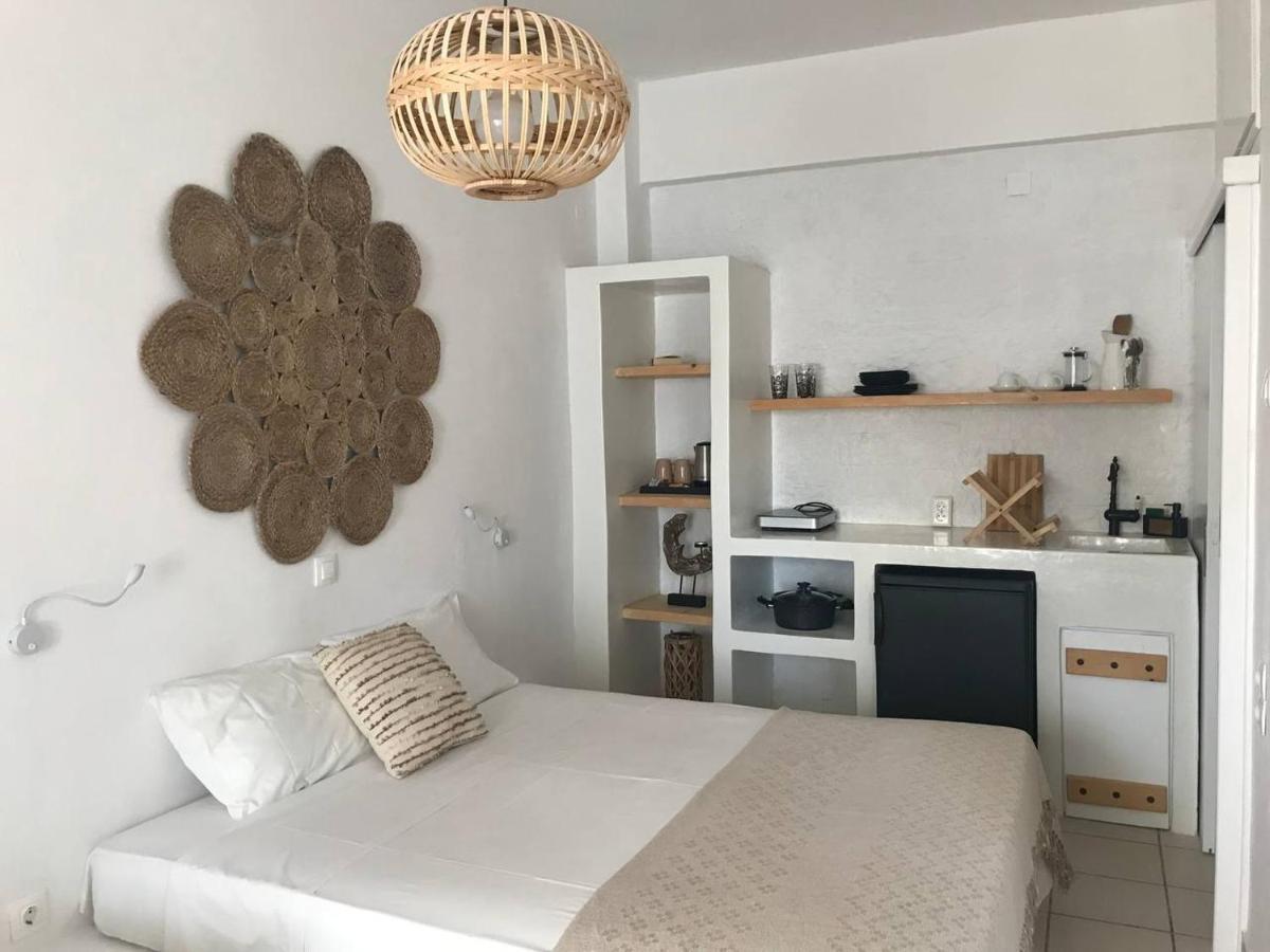 Morpheus Rooms Kini Esterno foto