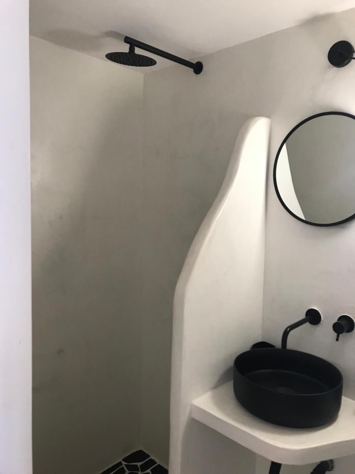 Morpheus Rooms Kini Esterno foto