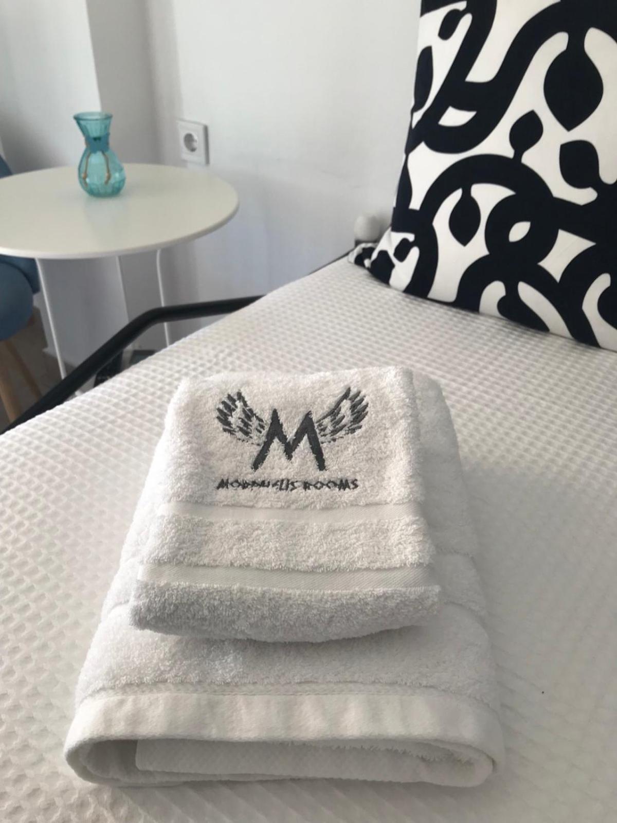 Morpheus Rooms Kini Esterno foto