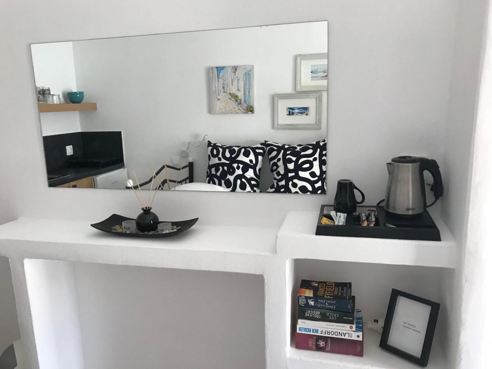Morpheus Rooms Kini Esterno foto
