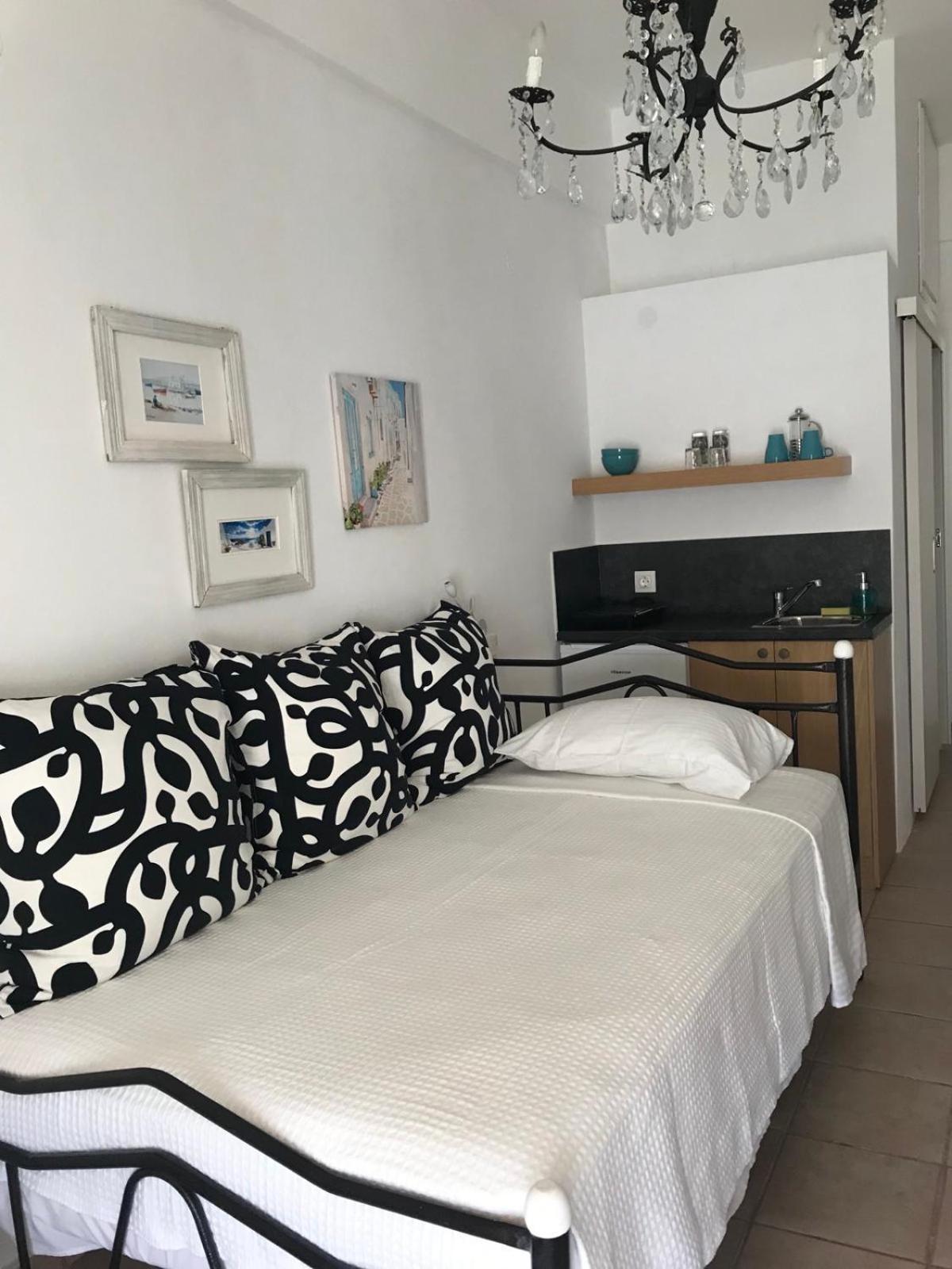 Morpheus Rooms Kini Esterno foto