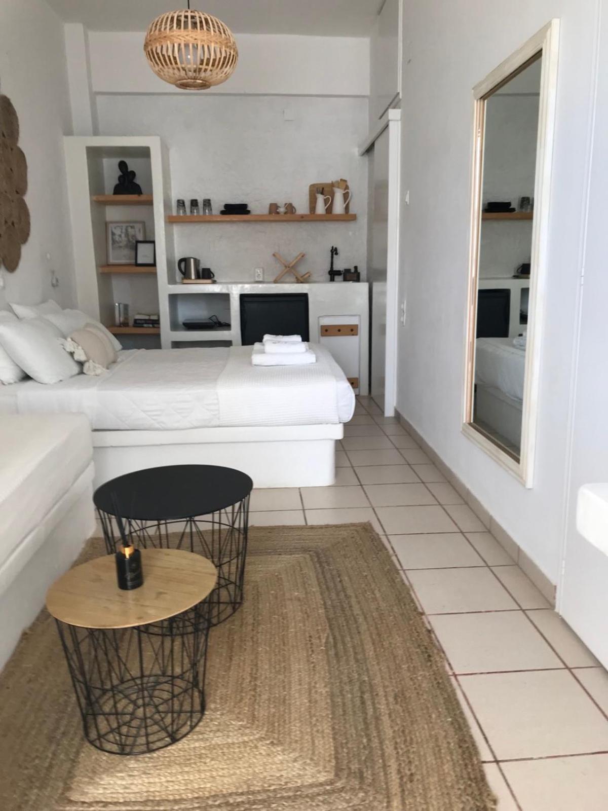 Morpheus Rooms Kini Esterno foto