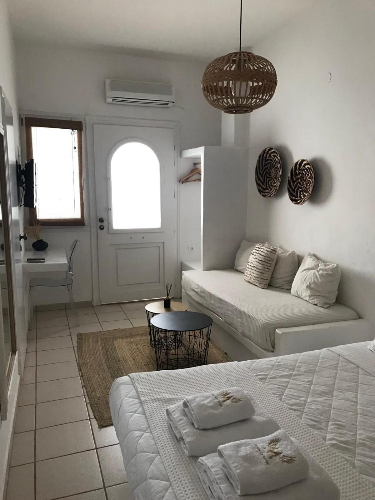 Morpheus Rooms Kini Esterno foto