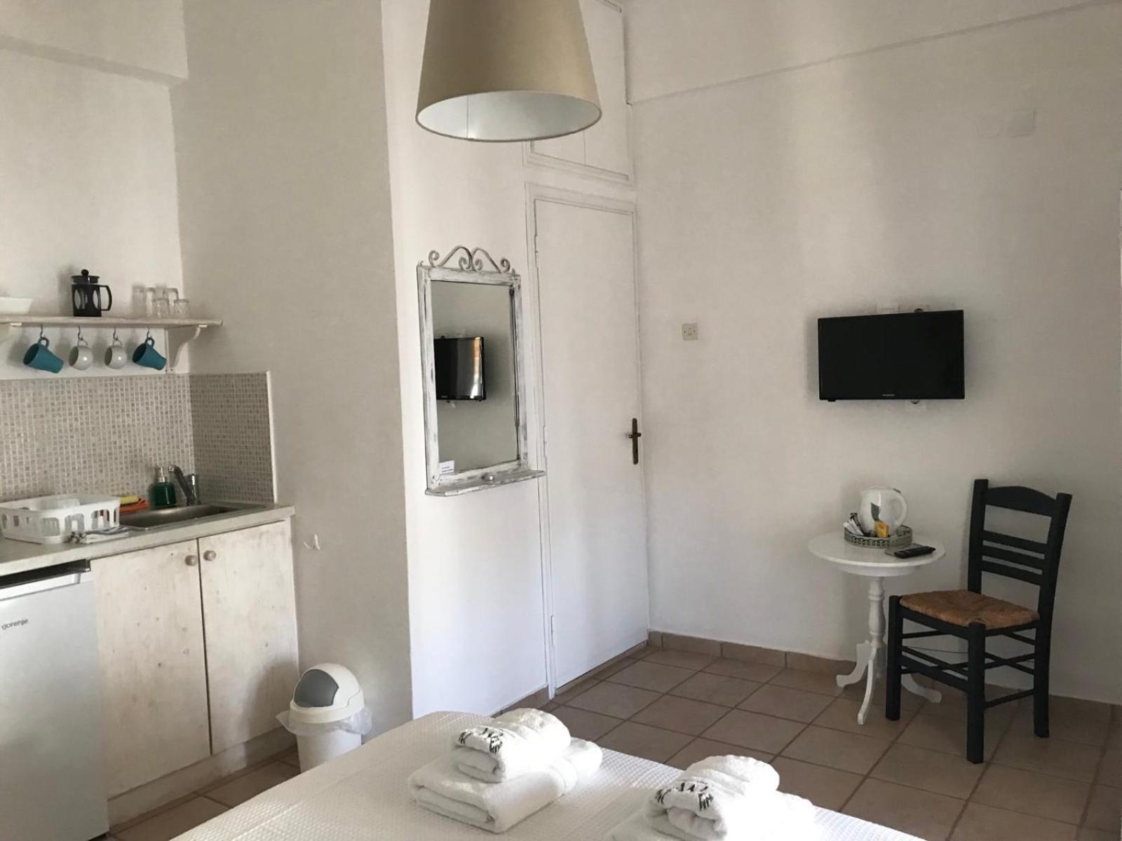 Morpheus Rooms Kini Esterno foto