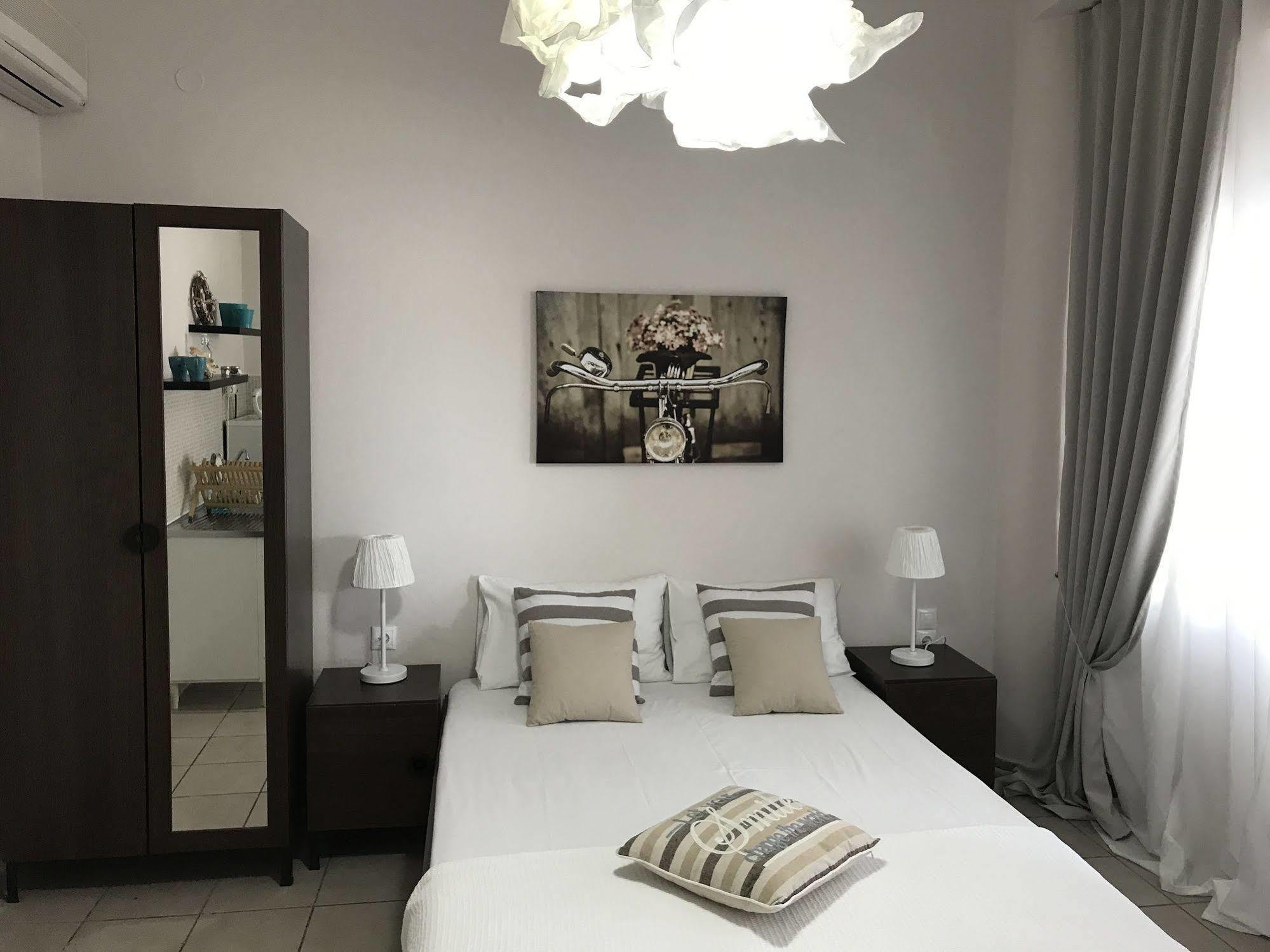 Morpheus Rooms Kini Esterno foto