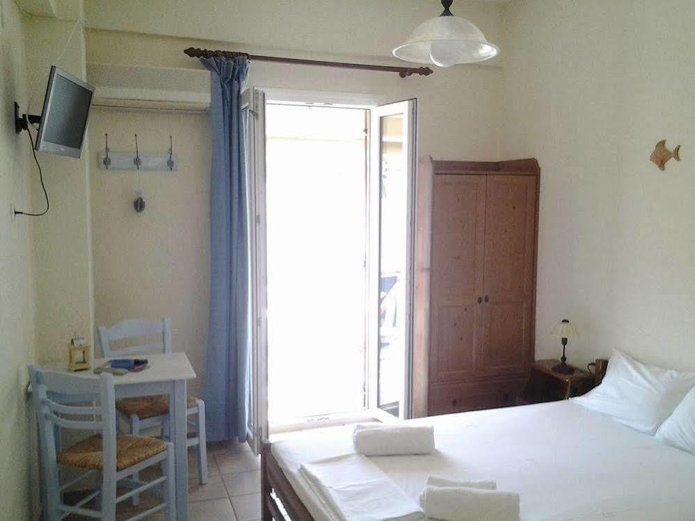 Morpheus Rooms Kini Esterno foto